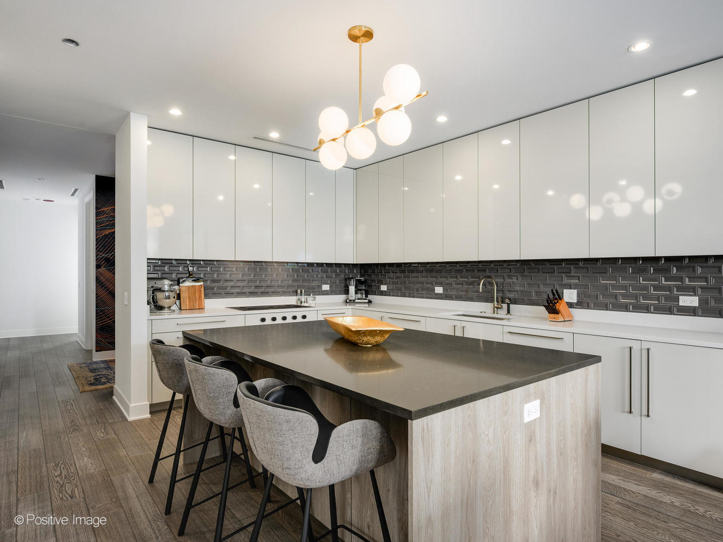 403 N Wabash Avenue 15A