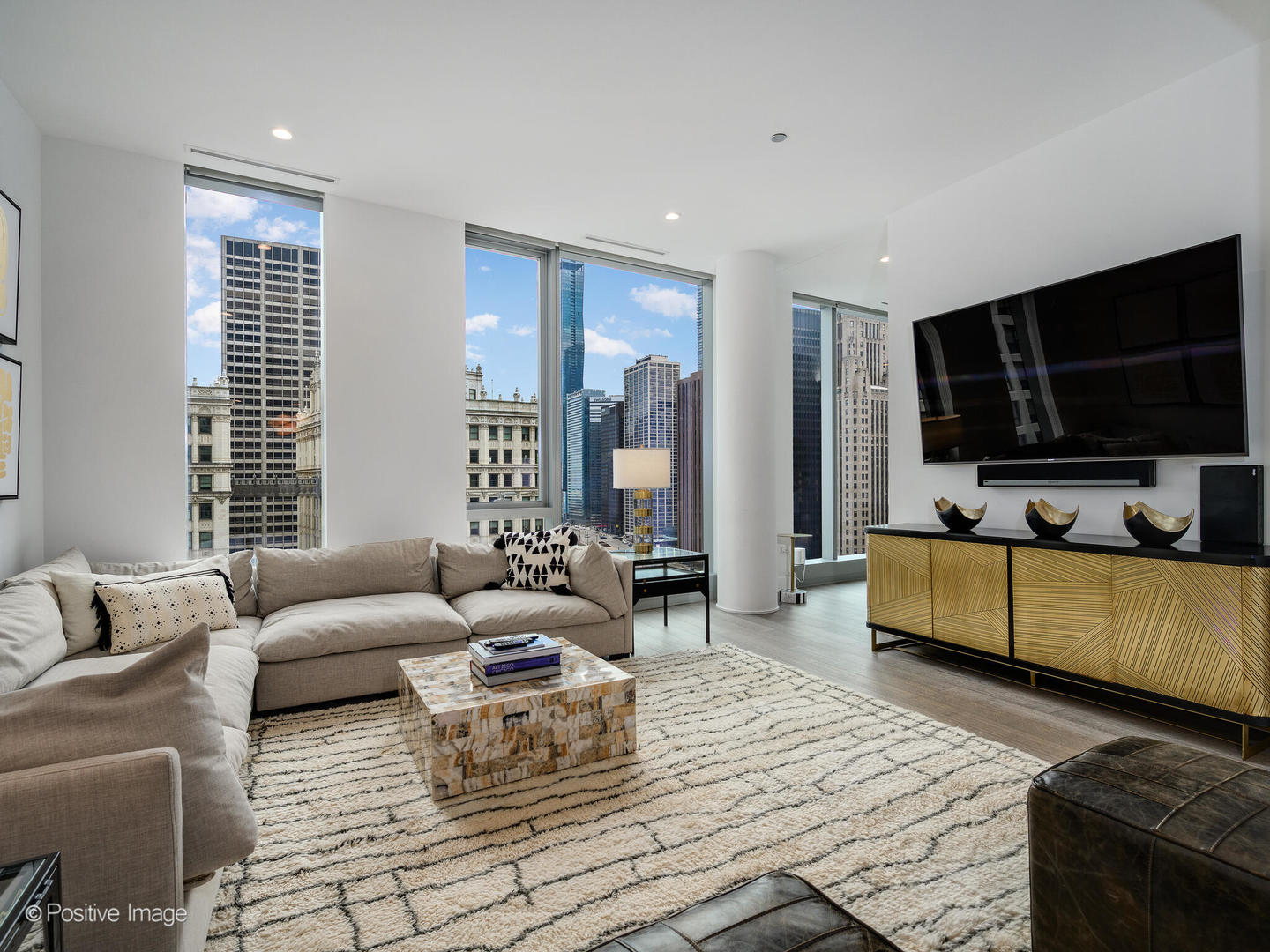 403 N Wabash Avenue 15A