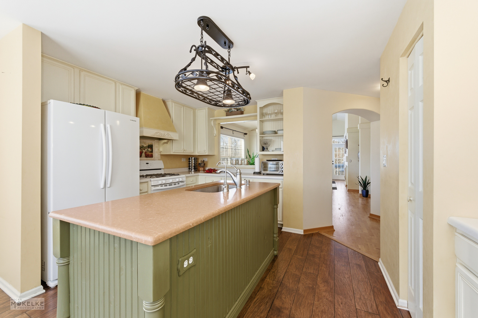 Warrenville, Illinois 60555, United States, 2 Bedrooms Bedrooms, ,2 BathroomsBathrooms,Residential,Active,256711