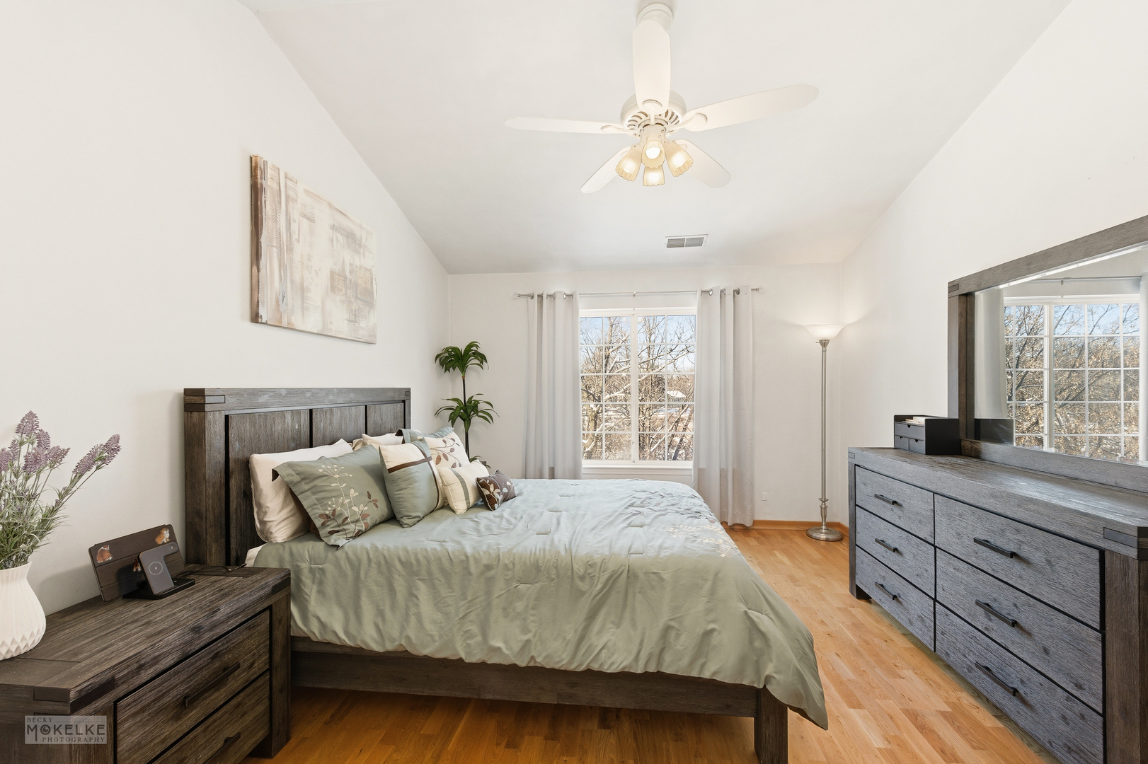 Warrenville, Illinois 60555, United States, 2 Bedrooms Bedrooms, ,2 BathroomsBathrooms,Residential,Active,256711