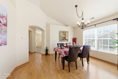 Tiny photo for 31502 Kline Circle, Warrenville, IL 60555 (MLS # 12533871)