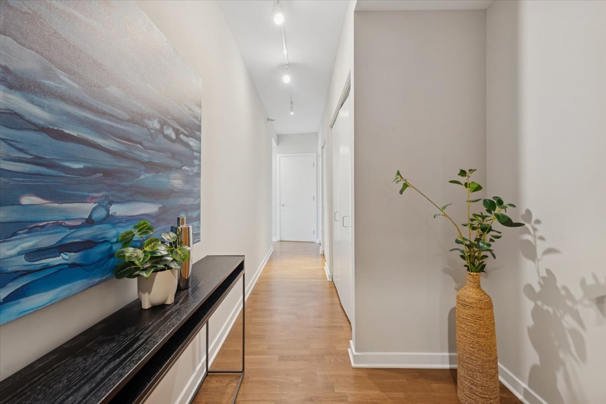 330 W Grand Avenue 1101