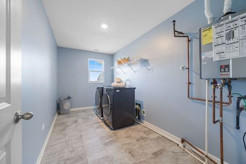 Tiny photo for 752 Kentshire Circle, Elgin, IL 60124 (MLS # 12496320)