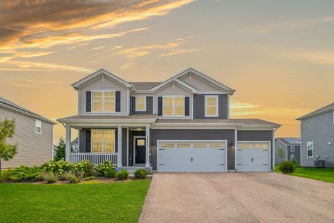 Photo of 752 Kentshire Circle, Elgin, IL 60124 (MLS # 12496320) Photo of 752 Kentshire Circle, Elgin, IL 60124 (MLS # 12496320)