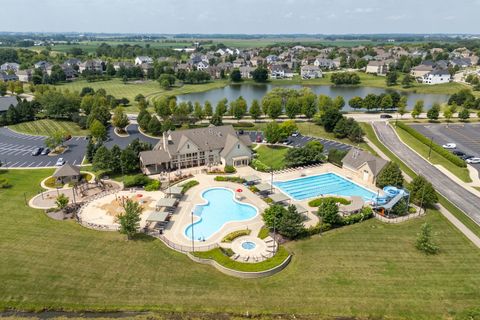 Tiny photo for 752 Kentshire Circle, Elgin, IL 60124 (MLS # 12496320)