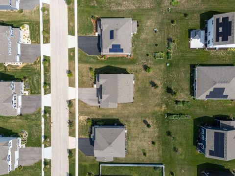 Tiny photo for 752 Kentshire Circle, Elgin, IL 60124 (MLS # 12496320)