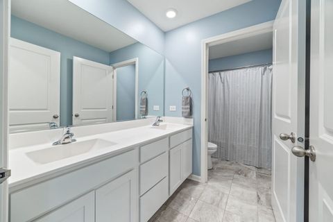 Tiny photo for 752 Kentshire Circle, Elgin, IL 60124 (MLS # 12496320)