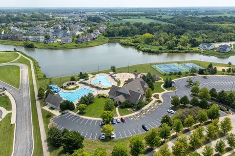 Tiny photo for 752 Kentshire Circle, Elgin, IL 60124 (MLS # 12496320)