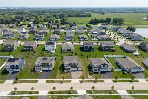 Tiny photo for 752 Kentshire Circle, Elgin, IL 60124 (MLS # 12496320)