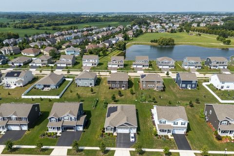 Tiny photo for 752 Kentshire Circle, Elgin, IL 60124 (MLS # 12496320)