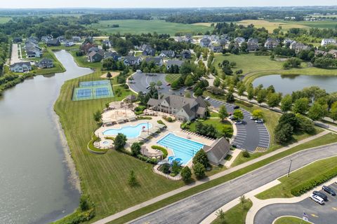 Tiny photo for 752 Kentshire Circle, Elgin, IL 60124 (MLS # 12496320)