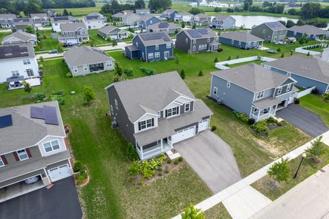 Tiny photo for 752 Kentshire Circle, Elgin, IL 60124 (MLS # 12496320)