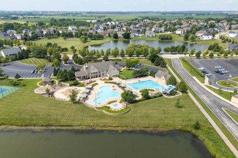 Tiny photo for 752 Kentshire Circle, Elgin, IL 60124 (MLS # 12496320)