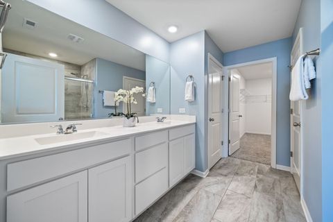 Tiny photo for 752 Kentshire Circle, Elgin, IL 60124 (MLS # 12496320)