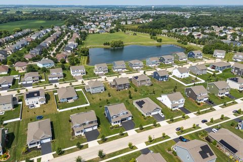 Tiny photo for 752 Kentshire Circle, Elgin, IL 60124 (MLS # 12496320)