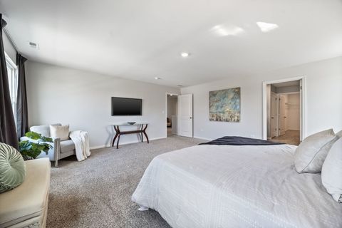 Tiny photo for 752 Kentshire Circle, Elgin, IL 60124 (MLS # 12496320)