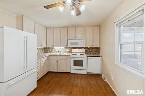 Tiny photo for 1724 W 69TH Street, Davenport, IA 52806 (MLS # QC4268531)