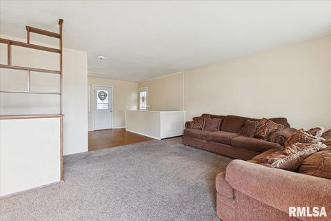 Tiny photo for 1724 W 69TH Street, Davenport, IA 52806 (MLS # QC4268531)