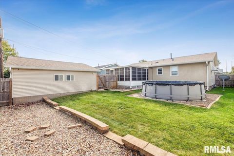 Tiny photo for 1724 W 69TH Street, Davenport, IA 52806 (MLS # QC4268531)