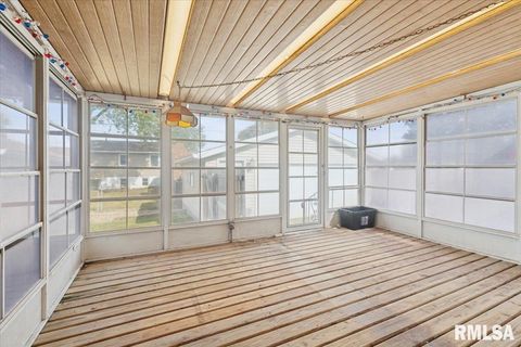 Tiny photo for 1724 W 69TH Street, Davenport, IA 52806 (MLS # QC4268531)