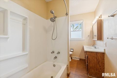 Tiny photo for 1724 W 69TH Street, Davenport, IA 52806 (MLS # QC4268531)