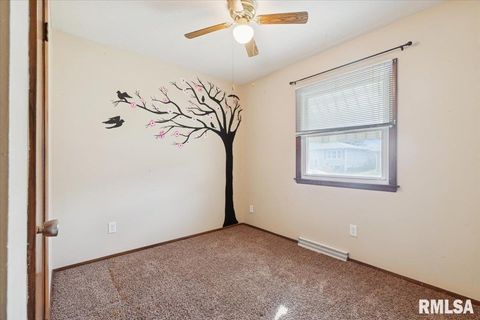 Tiny photo for 1724 W 69TH Street, Davenport, IA 52806 (MLS # QC4268531)