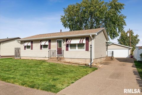 Tiny photo for 1724 W 69TH Street, Davenport, IA 52806 (MLS # QC4268531)