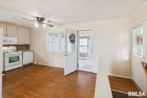 Tiny photo for 1724 W 69TH Street, Davenport, IA 52806 (MLS # QC4268531)