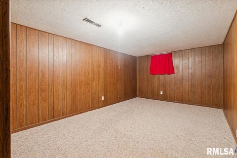 Tiny photo for 1724 W 69TH Street, Davenport, IA 52806 (MLS # QC4268531)