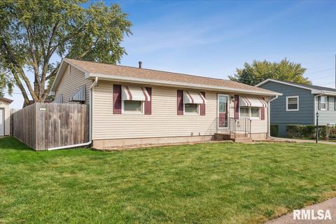 Tiny photo for 1724 W 69TH Street, Davenport, IA 52806 (MLS # QC4268531)