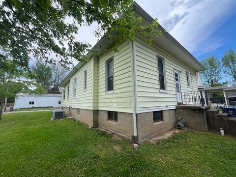 Tiny photo for 409 E Everett Street, Marion, IL 62959 (MLS # 12622146)