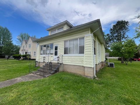 Tiny photo for 409 E Everett Street, Marion, IL 62959 (MLS # 12622146)