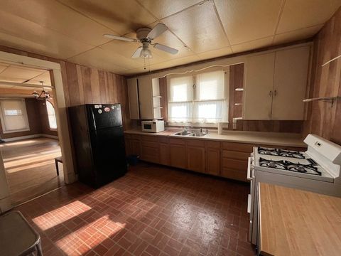 Tiny photo for 409 E Everett Street, Marion, IL 62959 (MLS # 12622146)