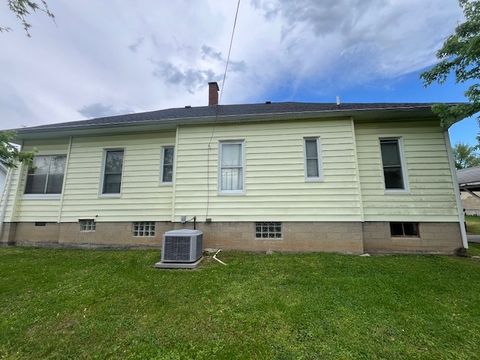 Tiny photo for 409 E Everett Street, Marion, IL 62959 (MLS # 12622146)