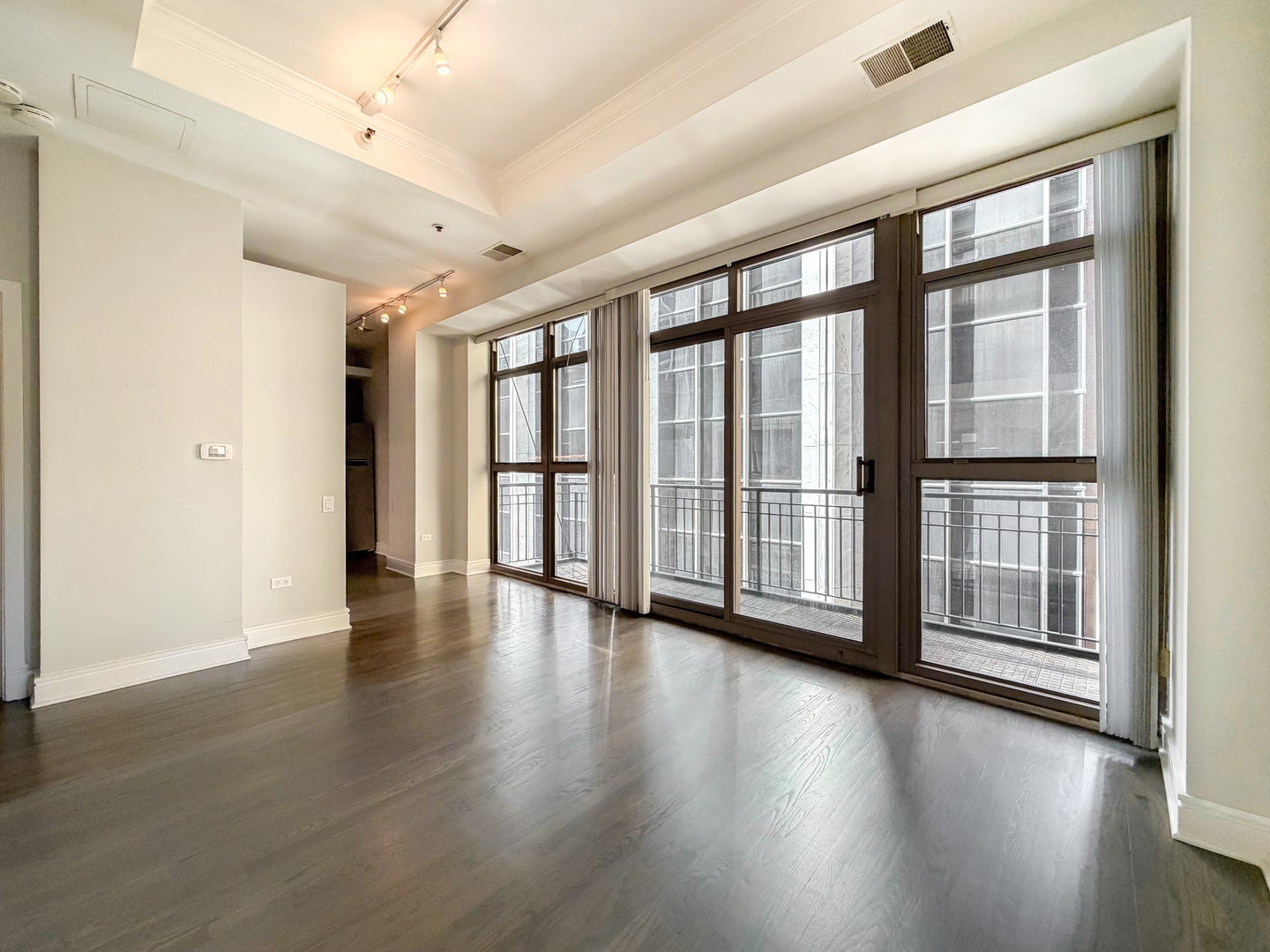 212 W Washington Street 1513