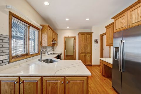 Tiny photo for 61 Berkshire Court, Burr Ridge, IL 60527 (MLS # 12600278)