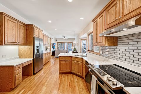 Tiny photo for 61 Berkshire Court, Burr Ridge, IL 60527 (MLS # 12600278)