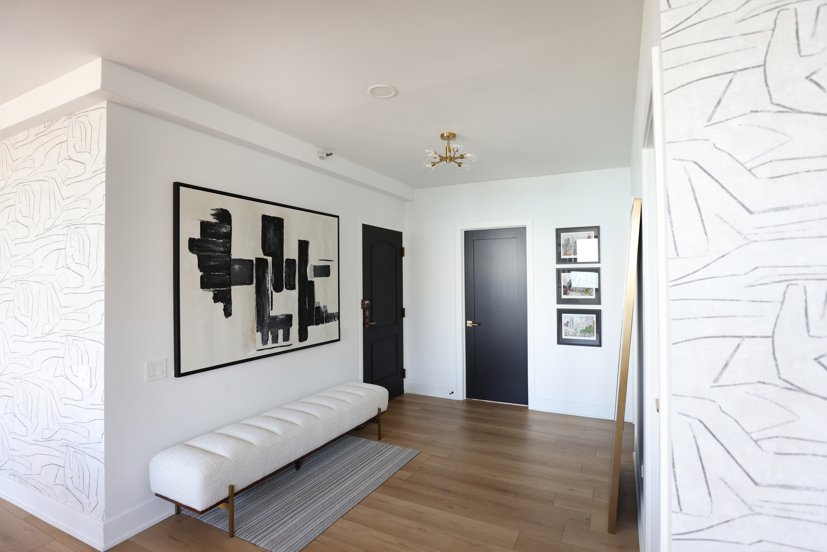 221 E Walton Place 19E