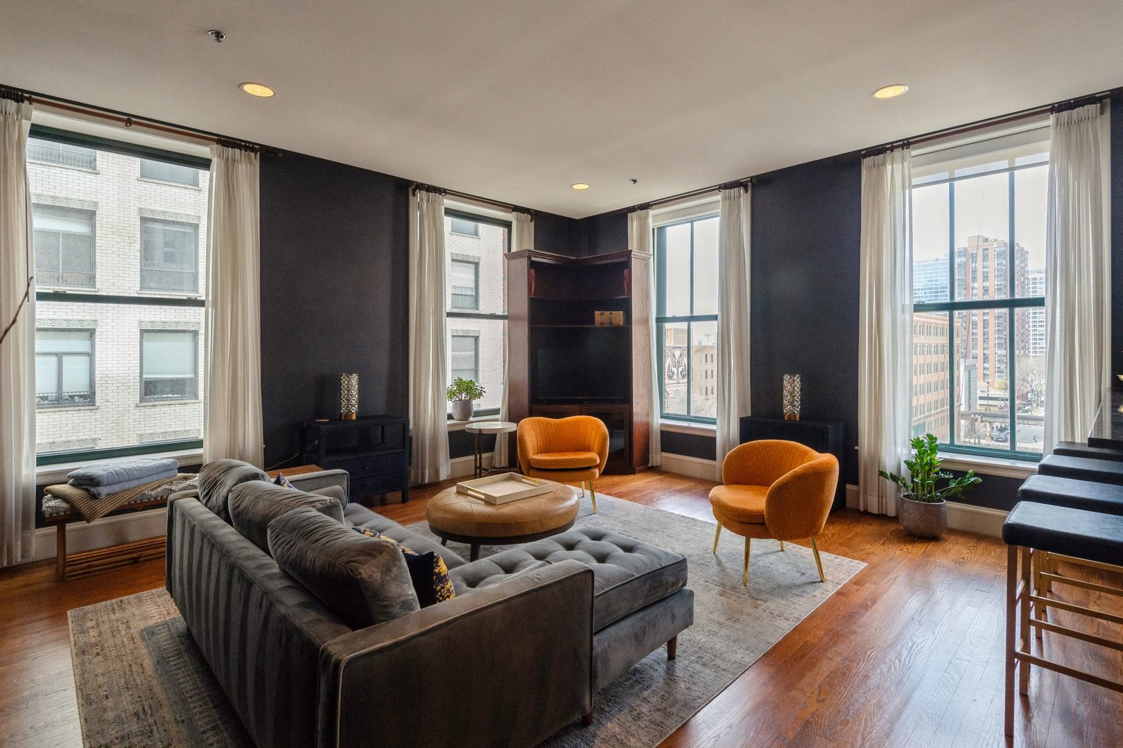 888 S Michigan Avenue 603