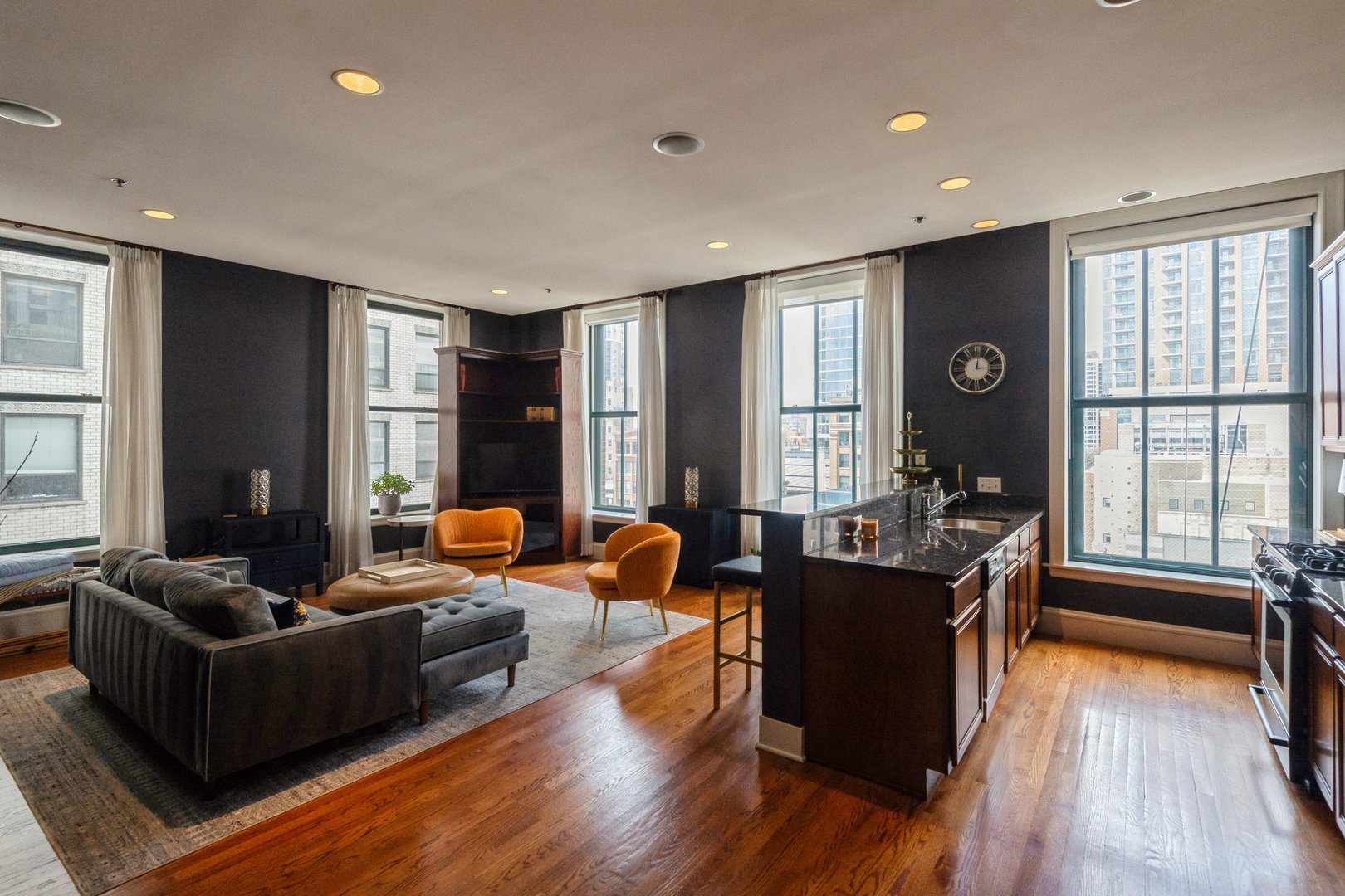 888 S Michigan Avenue 603