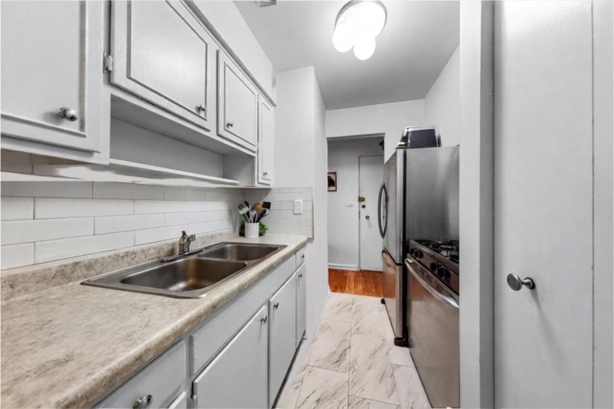 2629 N Hampden Court 306