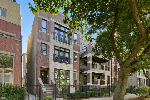 Photo of 2773 N Kenmore Avenue #1, Chicago, IL 60614 (MLS # 12479568)
