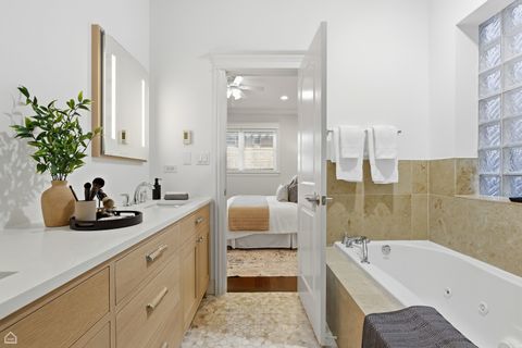 Tiny photo for 2773 N Kenmore Avenue #1, Chicago, IL 60614 (MLS # 12479568)