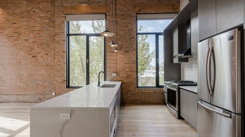 729 N Sangamon Street 401