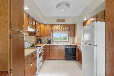 Tiny photo for 101 Lakeview Drive, Gibson City, IL 60936 (MLS # 12690707)