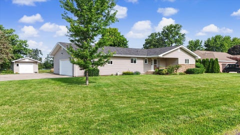 Tiny photo for 101 Lakeview Drive, Gibson City, IL 60936 (MLS # 12690707)