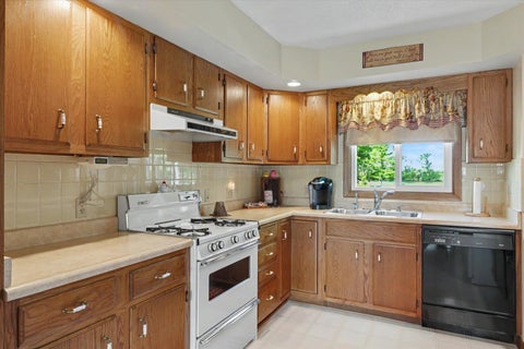 Tiny photo for 101 Lakeview Drive, Gibson City, IL 60936 (MLS # 12690707)