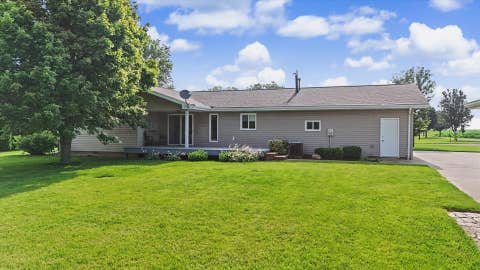 Tiny photo for 101 Lakeview Drive, Gibson City, IL 60936 (MLS # 12690707)