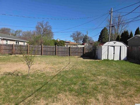 Tiny photo for 3605 Lindell Ave. Ave, Quincy, IL 62305 (MLS # 12611038)