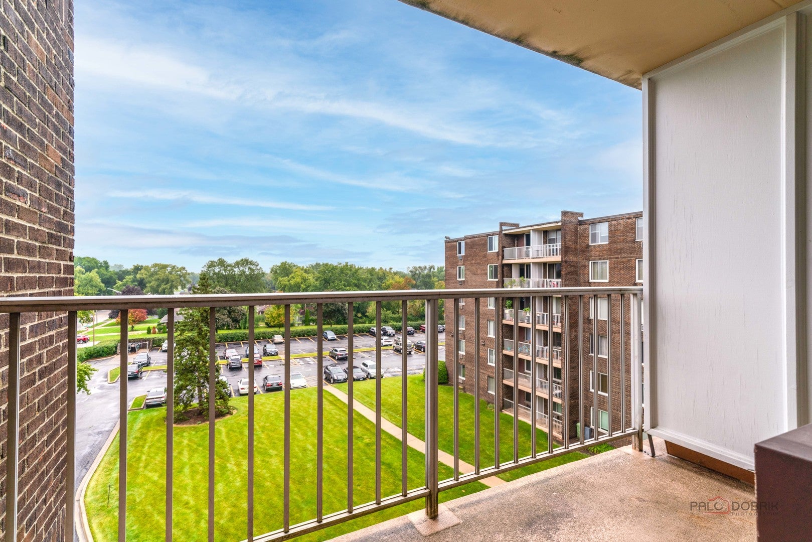 225 S Rohlwing Road 502